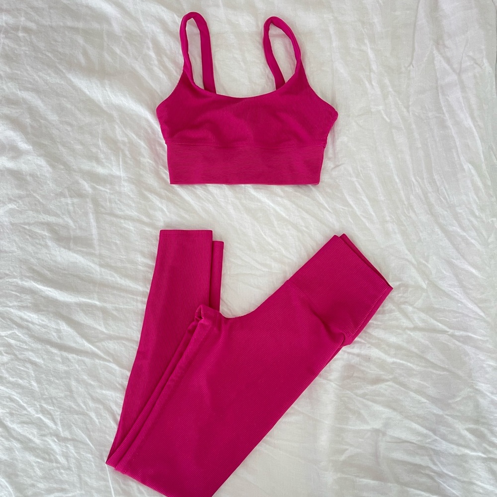 Beach Riot Hot Pink Set